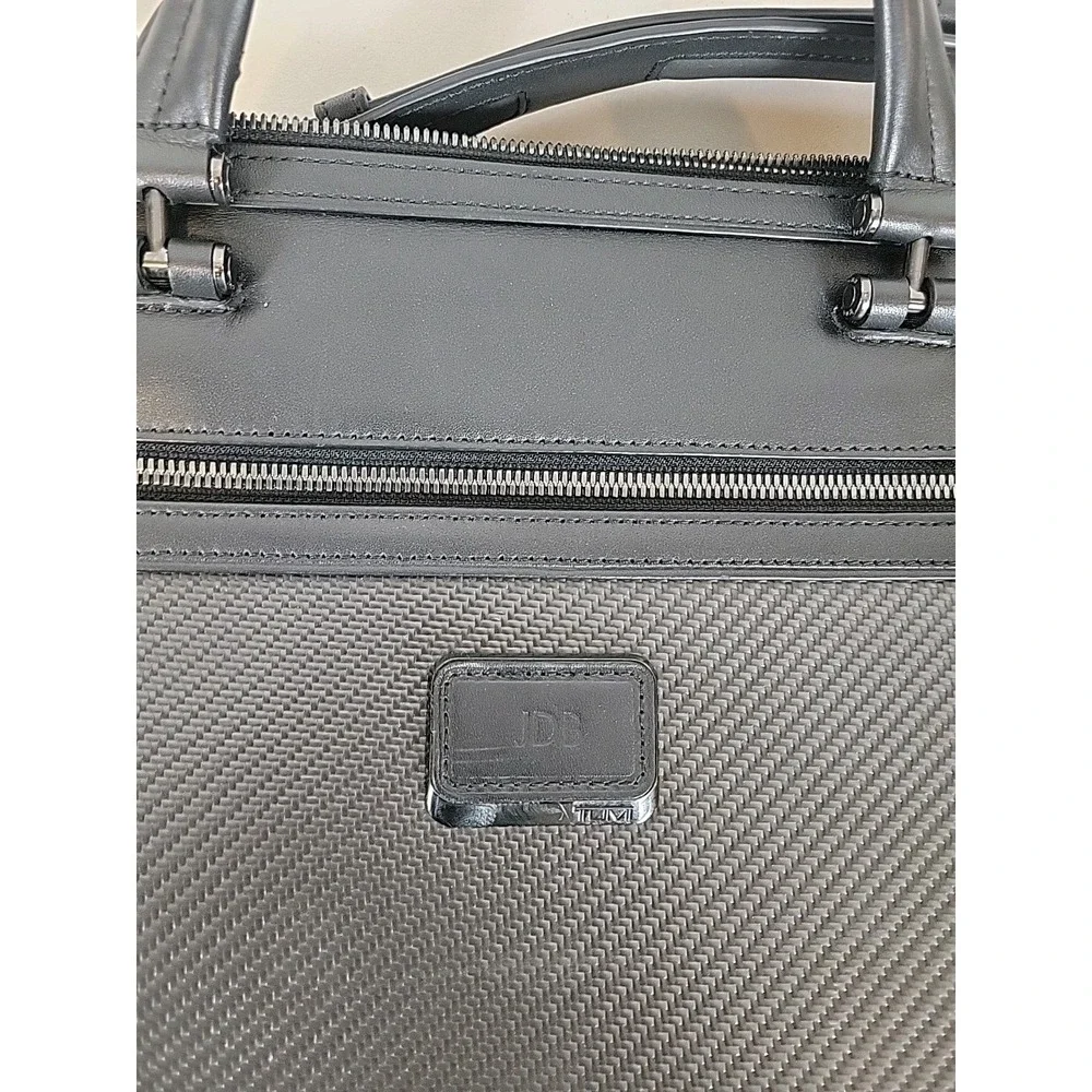 TUMI CFX Carbon Slim Briefcase Business Bag Black 35611CB VERY GOOD CONDITION!